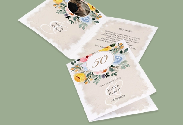 Personalisierte Karten zur Goldenen Hochzeit gestalten Elegante Einladungskarte als personalisiertes Hochzeitsgeschenk zum 50. Jubiläum, Namen Jutta und Klaus und Datum 24.08.2025.