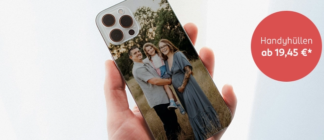 Handyhüllen mit persönlichen Winterfotos selbst gestalten Eine personalisierte Handyhülle mit einem Bild eines Hundes in einer Wintermütze, ideal als individuelles Geschenk oder stilvolles Accessoire.