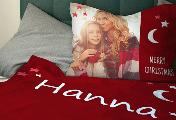 Weihnachtsgeschenke mit Fotos, Ideen zum selber Machen Liebevolle personalisierte Weihnachtsgeschenke in der ROSSMANN Fotowelt gestalten. Wir zeigen euch tolle Ideen, wie ihr euren Liebsten eine Freude machen könnt.