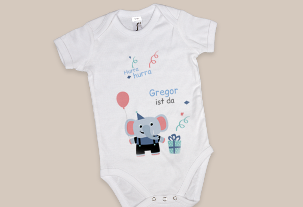 Babybody mit Foto und Namen, Größen- und Farbauswahl Dieser personalisierte weiße Body zur Geburt mit Namen ‚Gregor‘ und Elefanten-Motiv ist ein ideales Babygeschenk zur Geburt