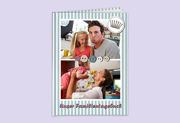 Fotogeschenk Familie: Notizbuch mit Foto gestalten, liniert oder kariert Verwendet eine lustige Fotocollage eurer Familie mit Grimassen als Cover für ein liniertes oder kariertes Notizbuch. Ladet jetzt eure lustigsten Fotos hoch.