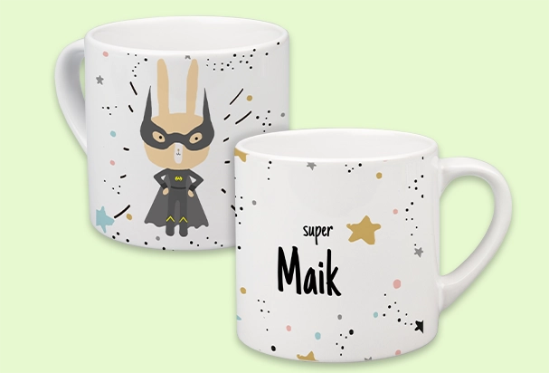 Geburtstagsgeschenk mit Fotos, Kindertasse mit Foto Praktisches Geburtstagsgeschenk mit Fotos und Namen in der ROSSMANN Fotowelt gestalten. Die perfekt Kindertasse für kleine Hände.