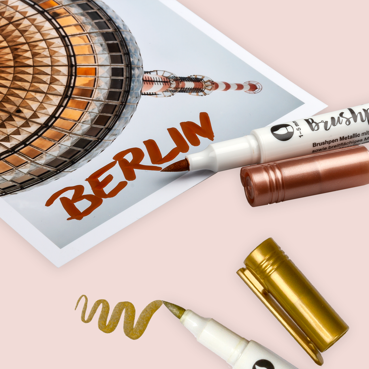DIY-Kit zum Basteln, Klebepads, Brushpens und mehr In eurem Kreativ-Set dürfen Brushpens, und Klebepads nicht fehlen. In der ROSSMANN Fotowelt findet ihr eine schöne Auswahl an Fotozubehör zum Basteln.