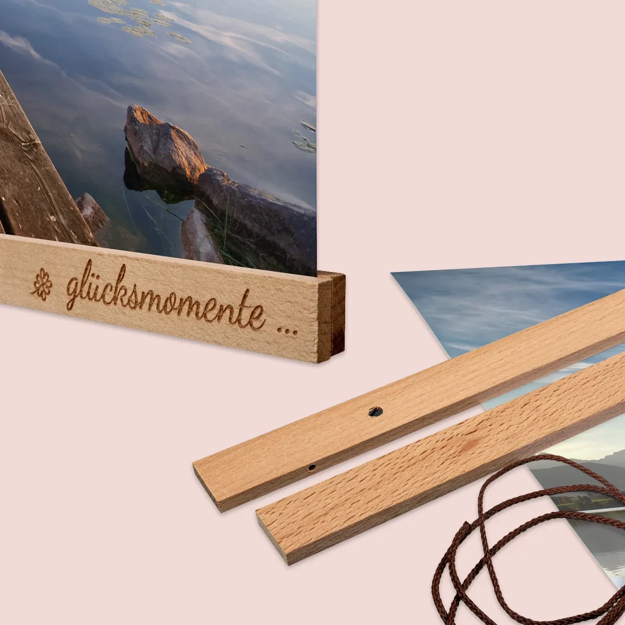 Posterhalter, inklusive Kordel an der Kopfleiste, hochwertig Die Posterhalter aus Holz können auch graviert werden. Verewigt eure Namen oder eine passende individuelle Unterschrift zu dem Motiv auf eurem Poster.
