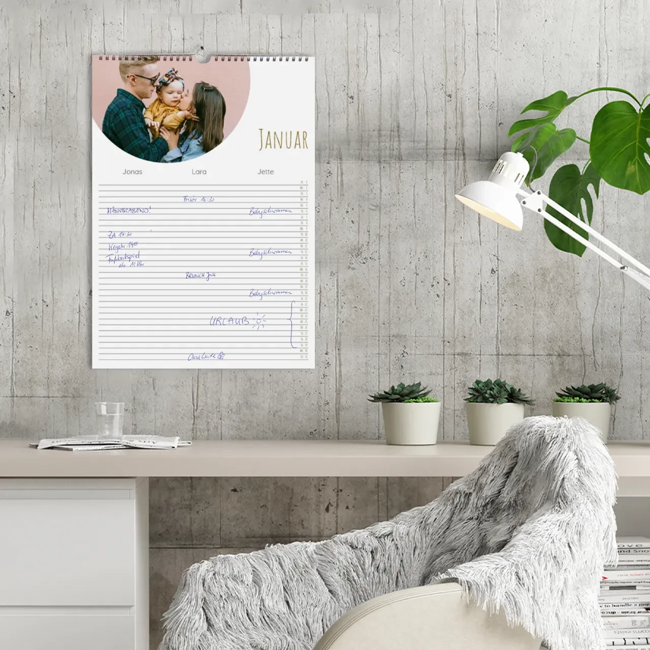 Foto Terminkalender mit Platz für alle Familienmitglieder Hier könnt ihr euren Terminkalender selbst gestalten und euch das ganze Jahr an euren Lieblingsbildern erfreuen. Praktische Übersicht für alle Familienmitglieder.