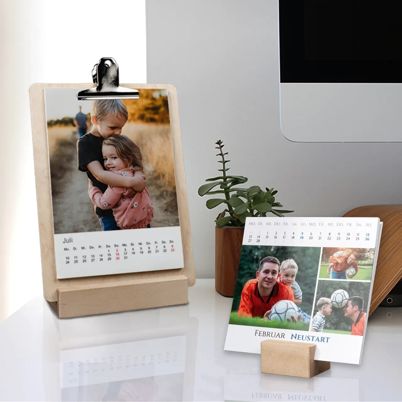 Tischkalender Foto, Klemmbrett, Holzfuß, hochwertig Die Tischkalender der ROSSMANN Fotowelt sind hochwertig und können selbst gestaltet werden. Werdet jetzt kreativ und erstellt euch euren eigenen Kalender für zuhause.