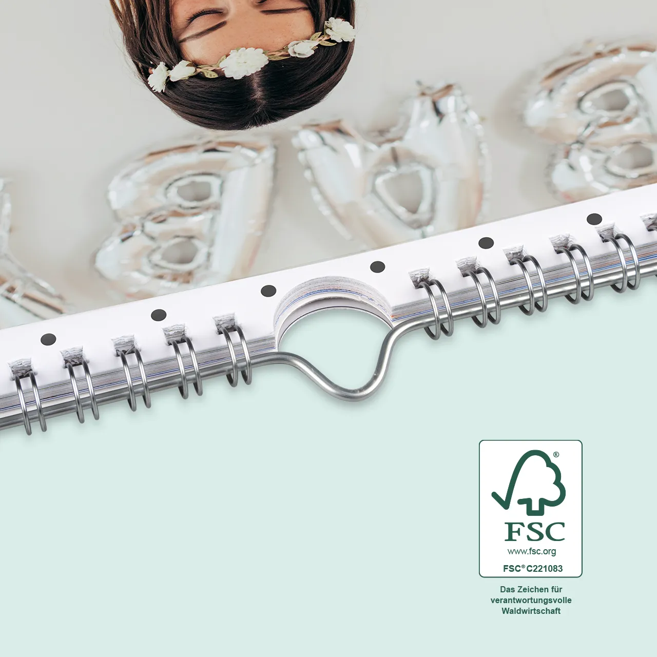 Der Foto Wandkalender besticht durch eine beeindruckende Farbbrillanz und scharfe Kontraste. Eure Bilder sind ausbelichtet auf FSC®-zertifiziertem Echtfotopapier. Wandkalender drucken auf FSC®-zertifiziertem Echtfotopapier