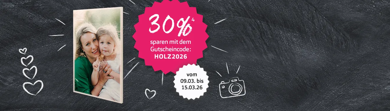Holz Foto online bestellen, Format- und Größenauswahl Ein auf Holz gedruckte Fotos mit Familienmotiven als natürliche, rustikale Dekoration.