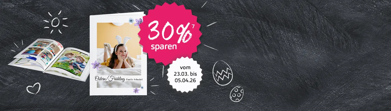 Fotobuch mit euren Fotos online bestellen Ein aufgeschlagenes Fotobuch mit fröhlichen Momentaufnahmen. Haltet eure schönsten Fotos in einem Fotobuch fest.