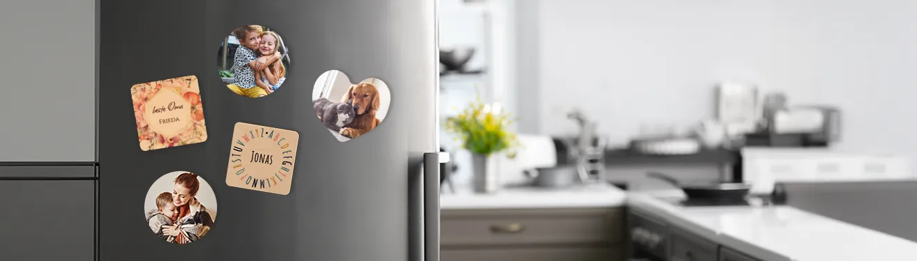 Fotos als individuelle Fotomagnete gestalten Fotos als personalisierte Fotomagnete in verschiedenen Formen am Kühlschrank