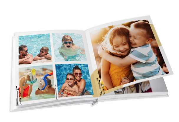 Urlaubsfotos im Fotobuch verewigen – individuelle Erinnerungen hochwertig drucken Geöffnetes Fotobuch mit persönlichen Urlaubsfotos aus verschiedenen Reisezielen