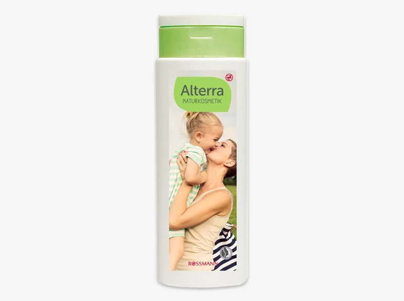 Gestaltet in nur wenigen Schritten ein individuelles Alterra Shampoo mit Foto. Eine kreative Überraschung, die euch und eure Liebsten erfrischt in den Tag starten lässt.